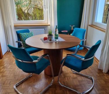 Burgeresch Apartment | Stadtnahe Wohnung mit Garten und Parkplatz