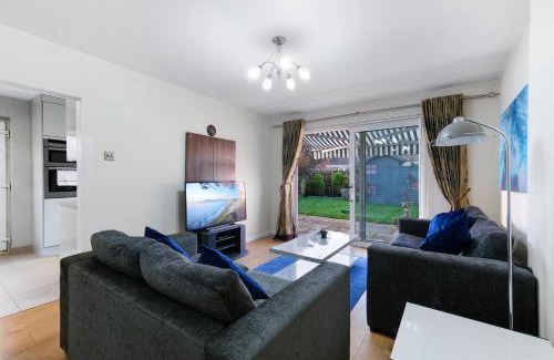 Maidenhead House | Staiforce 2 Bedroom House with Parking testnow