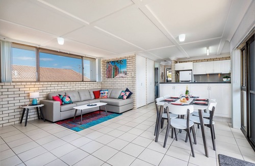 Kings Beach Apartment | Staiway to heaven - Central to everything