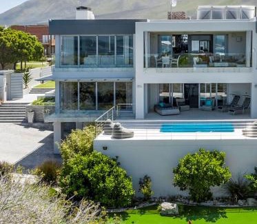 Onrus House | Stamford on Sea by Top Destinations Rentals