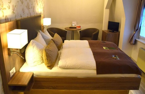 Pfaffendorf Bed & Breakfast | Standard double room, shower, WC - Pension Lachmann