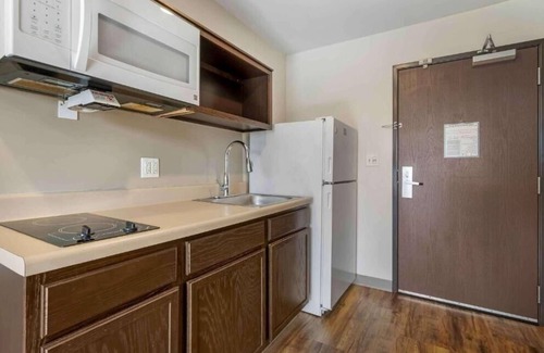 Orlando Apartment | Standard Queen Room Near Bear Head Lake ORL