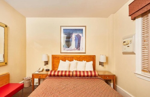 Gayborhood Hotel | Standard Queen Space, The Alexander Inn, Charming Design, Central Philly