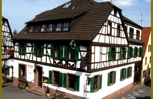Laudenbach Cottage | Standard room two beds no. 25 - Goldner Engel, Restaurant - Hotel -