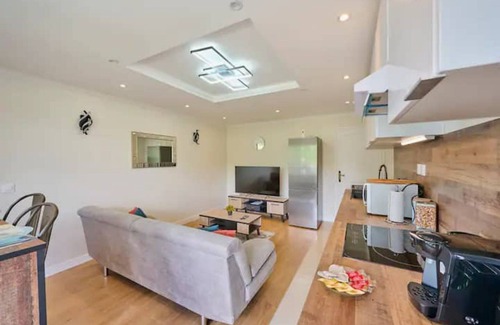 Deuil-la-Barre Apartment | Standing-4 Bedrooms -free Parking -15mn From Paris