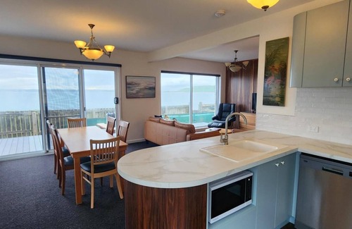 Stanley Hotel | Stanley Village Waterfront Accommodation
