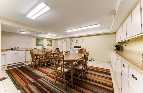 Fountain City Condo | Star Hawk Springs Chateaux - Large 6 Bdrm Retreat
