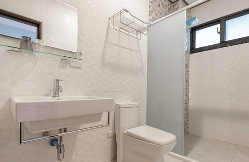 Guanshan House | Star & Sun B&B