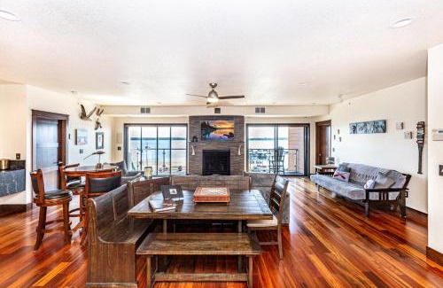 Detroit Lakes House | Starboard Point: Stunning Luxury Condo in the heart of DL!