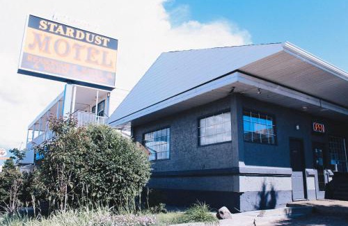 Camrose Hotel | Stardust Motel