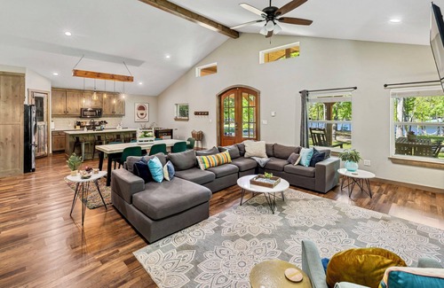 Mineola House | Stargazer Waterfront Luxe Retreat ✨Sand Beach 🎣Awesome Fishing🔥Campfires🛶Kayaks