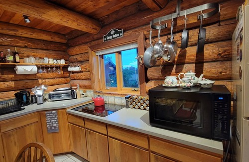 Fishtail Cabin | Stargazers Sanctuary on Sleepy Hollow —look for us on ABnB.