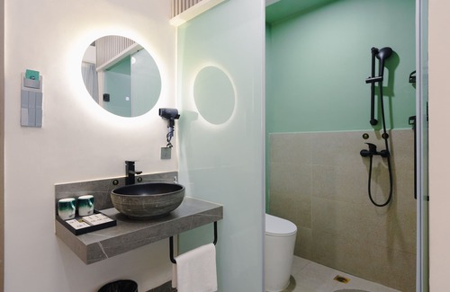 Liwan Hotel | Stargazing Platform Inn - Guangzhou ChenClanAcademy & ShaMian & YongQingFang Branch