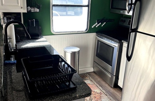 Boston Boat Rental | Stars Hollow: Ocean Retreat