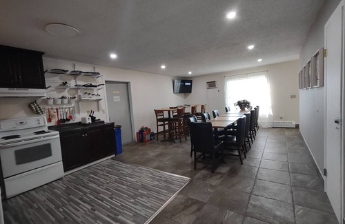 Fort Saskatchewan Hotel | Stars Inn - Motel