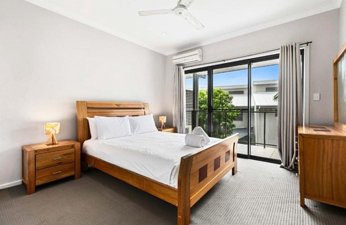 Pialba House | Stars on Torquay