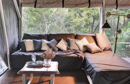 West Woombye Cabin | Stary Nights Luxury Camping