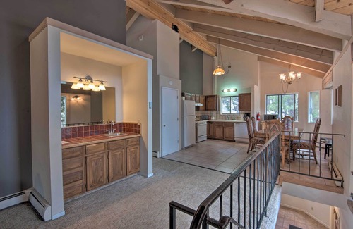 Tahoe Village Cottage | Stateline Ski House: Walk to Boulder Lift!