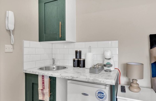 Shacklewell Apartment | Stay and Explore: Convenient Studio - Prime Location