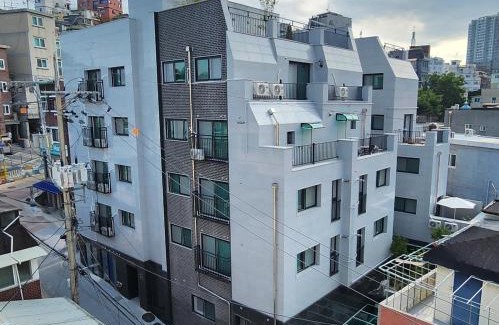 Cheongpa-dong Apartment | Stay Andante, 3BR, 3min walk from Seoul Station, AC in All Rooms #공항철도 #공항버스