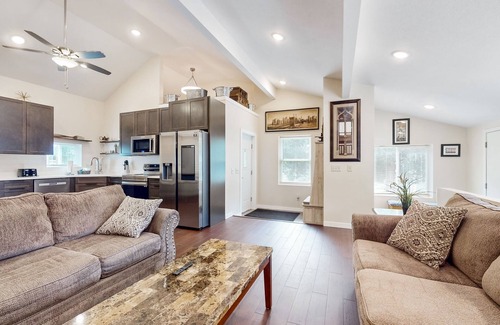 North Hudson House | Stay at the stucco house…Beautiful , nicely decorated home , North Hudson