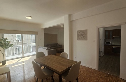 City Centre Apartment | STAY Hydra Comfort Apartment