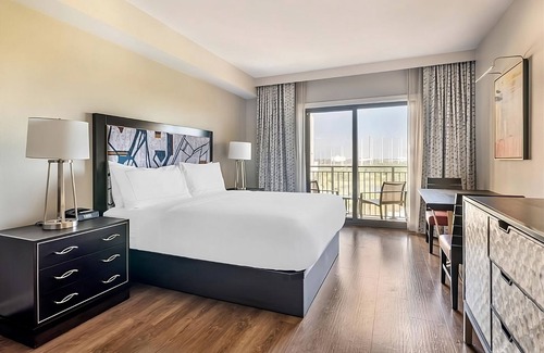 Florida Central Atlantic Coast Hotel | Stay in Heaty of Orlando! 2 Relaxing Units, Full Kitchen, Outdoor Pool!