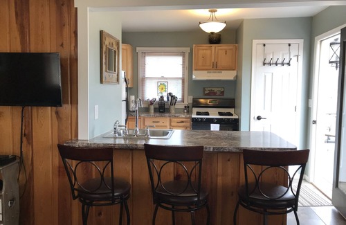 Hill City Cabin | Stay in Hill City. Perfect for your Black Hills vacation! Garage stall included