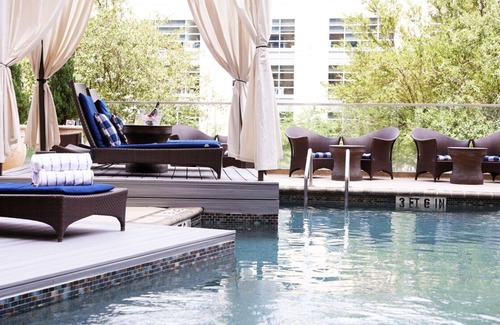 Memorial House | Stay In Indulgence! Free Parking w/Pool, Live Music/Performance at Night!