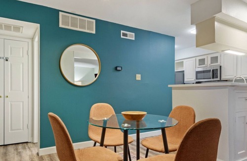 Highland Hills Condo | Stay Longer in Austin | King Suite + Poolside Fun!