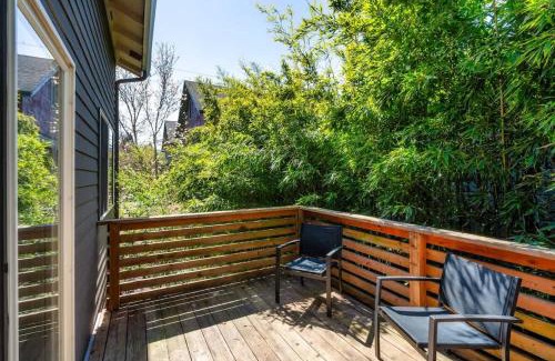 Corbett - Terwilliger - Lair Hill Apartment | Stay Portland - Adorable Bright 1 Bed Near OHSU