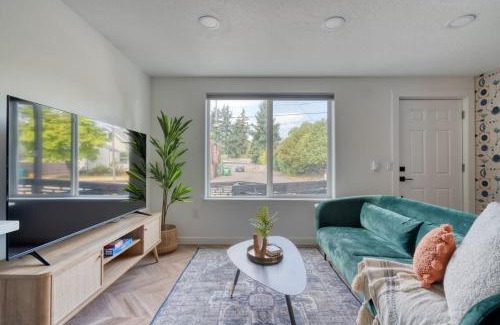 Woodstock Apartment | Stay Portland - The Woodstock Inn - Reed College & Vintage Shops