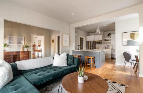 Kerns Apartment | Stay Portland - Well-Preserved Quintessential 1922 Craftsman