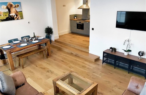 Teignmouth Apartment | Stay Salty | Perfect Central Location | 1000 SqFt!