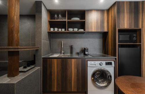 Seochon Apartment | Stay Warm Hearth - East