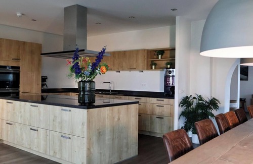 Appeltern House | Stay with your group in a renovated steam pumping station and let the authentic details surprise you.
