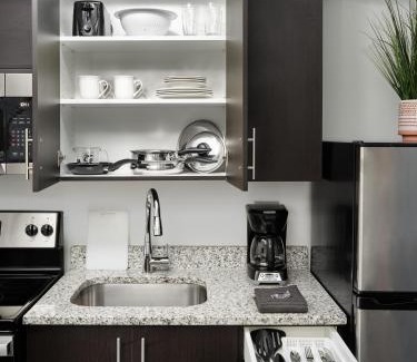 Belle Mina Hotel | stayAPT Suites Madison-Greenbrier