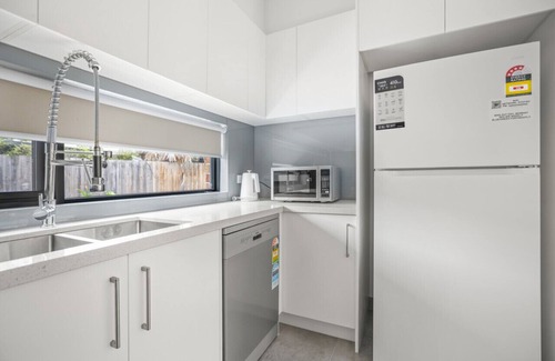 Bayswater North House | StayAU Modern 4BRM TH Bayswater