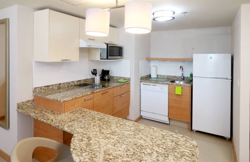 Zona Expo Hotel | Staybridge Suites Guadalajara Expo by IHG