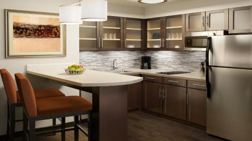 Johnson City Hotel | Staybridge Suites - Johnson City by IHG
