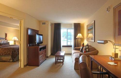 North Brunswick Hotel | Staybridge Suites North Brunswick by IHG