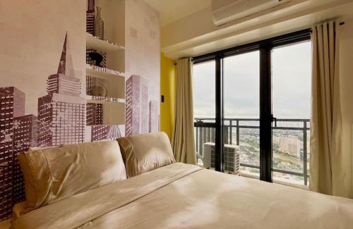 Downtown Apartment | StayHere 5 Star Studio Amenities Starlit View