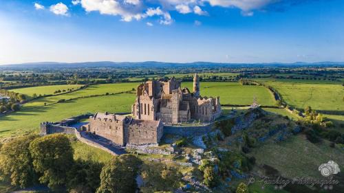 Cashel Villa | Stayincashel villa Rock view & next to the palace hotel