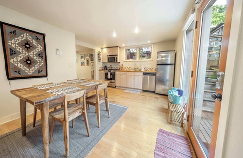 Humboldt Apartment | #StayinMyDistrict Alberta Arts Daylight Studio