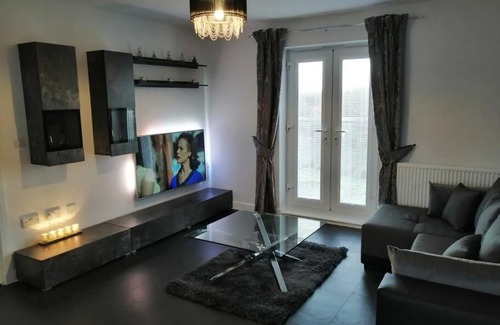 Little Hay Apartment | StayNEC LAMPREY- Lux Apartment - Birmingham - For Company, Contractor & Leisure Stays NEC, HS2, JLR, Airport
