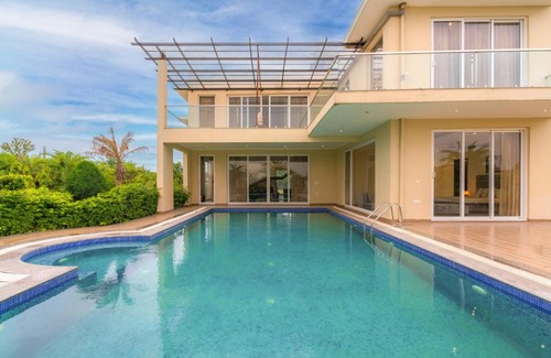 Gurugram Villa | StayVista at Blanc Belle With outdoor pool