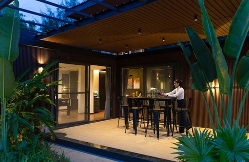 Akkalenahalli Mallena - Halli Villa | StayVista at Cargo Haus The Luxury Collection