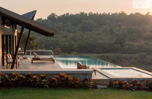 Tikona Peth Villa | StayVista at Chitrakoot with Pool & Lawn