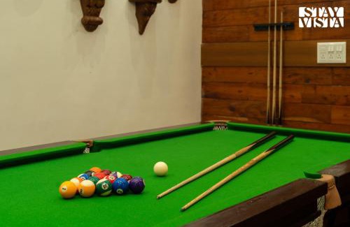 Raja Park Villa | StayVista at House of Palm with Bonfire & Pool