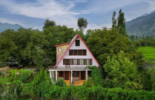Pahalgam Villa | StayVista at Lavender Haze - 3BR Cottage